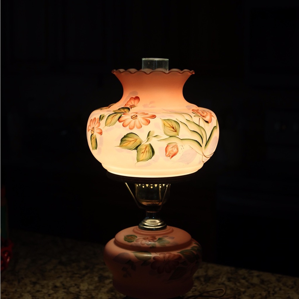 Rare GWTW Vintage parlor hurricane lamp. - Picture 8 of 16